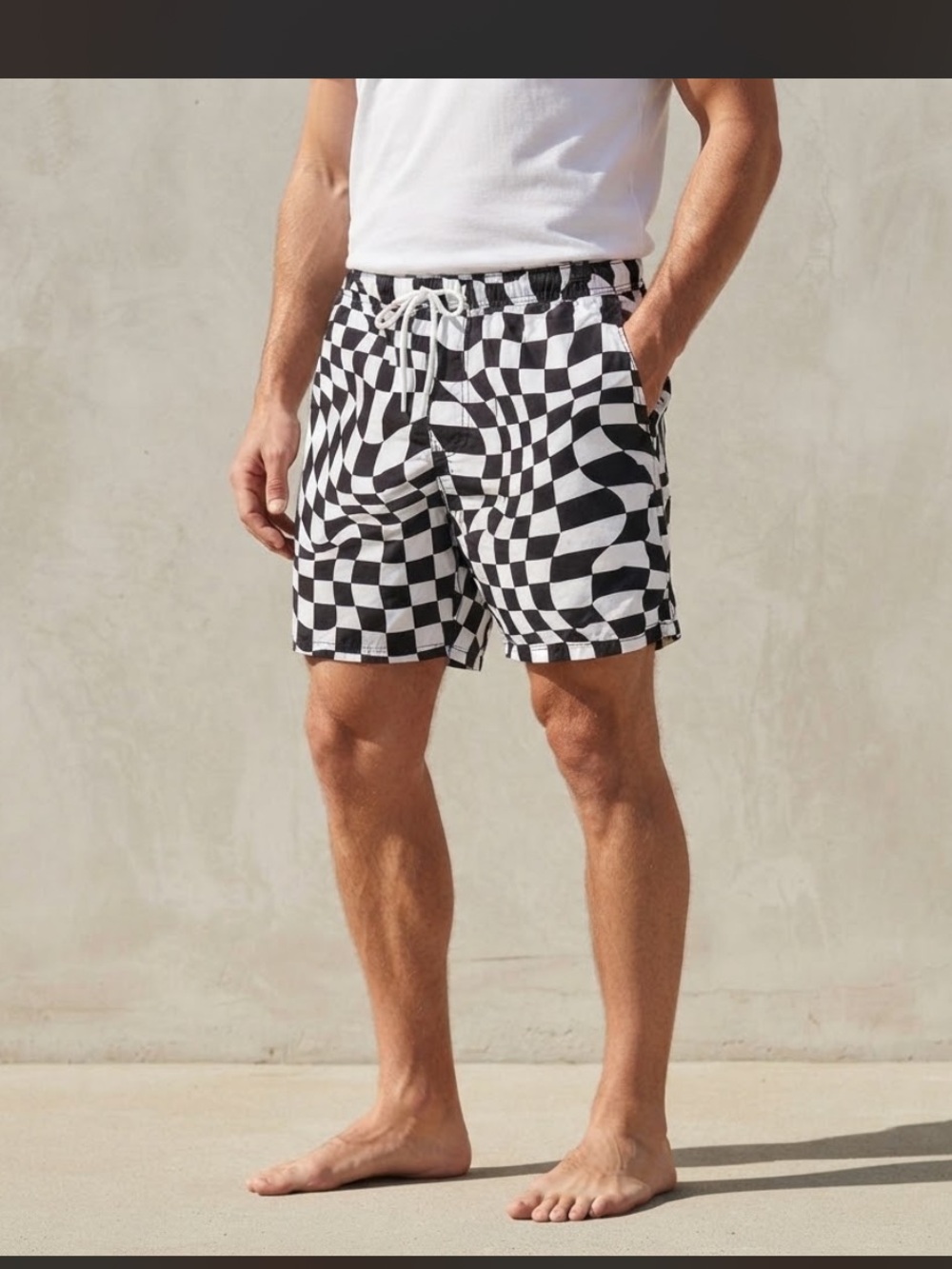 H&M Men's Regular Fit Shorts Medium Black White Checkered Pattern Cotton Blend